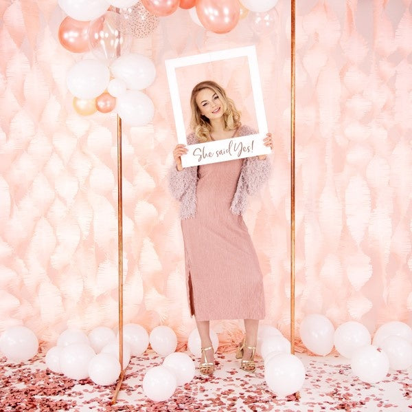 Rozlučka se svobodou She said yes - Rámeček do fotokoutku Rose Gold 50 x 59 cm